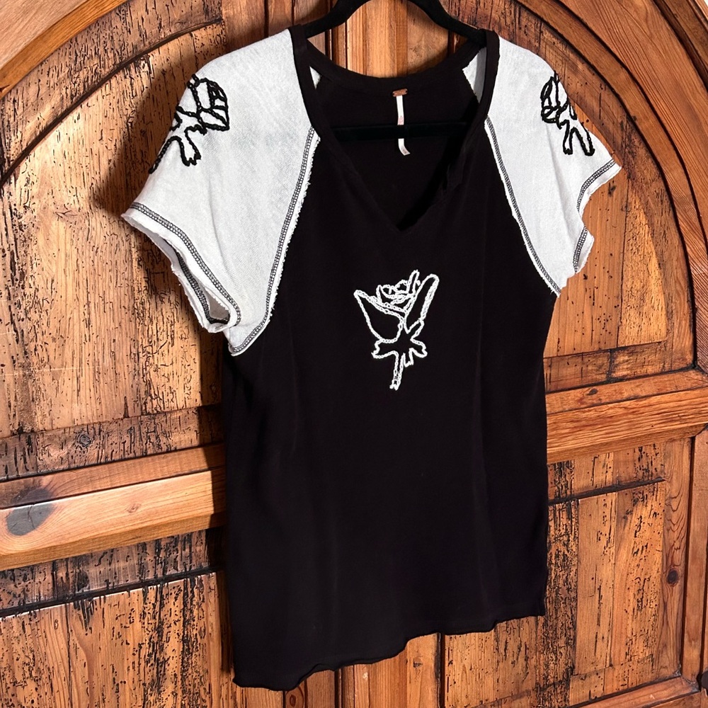 Free People Pep Rally Embroidered Rose Black White Baseball Tee Shirt - Picture 8 of 12